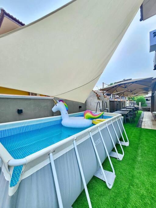 Cozy Holiday Home Karaoke Bbq Bukit Indah Jb Johor Bahru Exterior foto